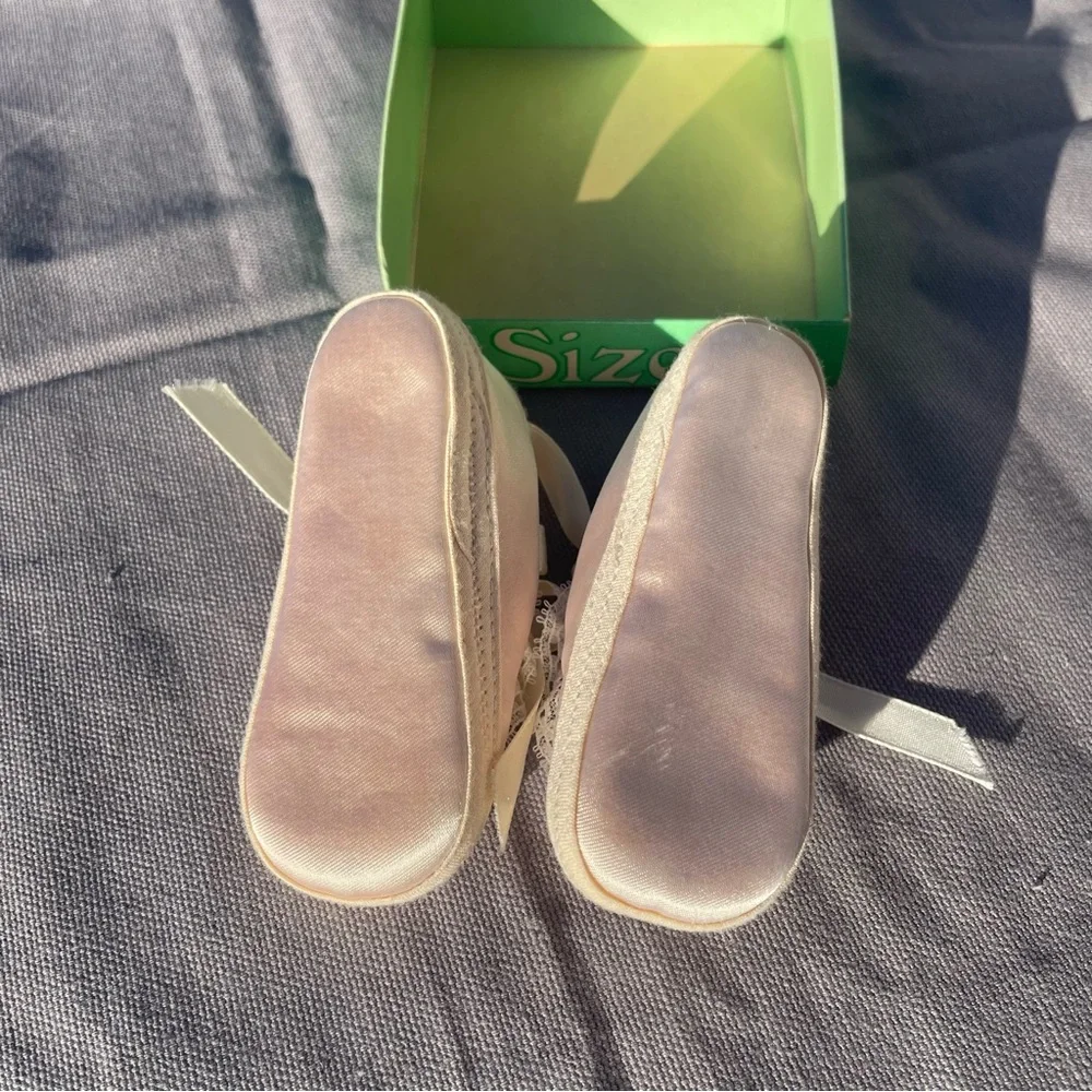 Vintage Baby Deer Shoes Light Pink Ruffle Satin Ribbon Size 1 Made in USA Infant